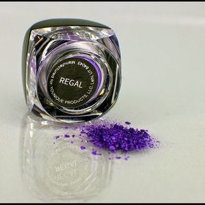 Younique Moodstruck Minerals Pigment - Regal